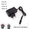 ALIMENTAZIONE DC PPOCIA DC 5.5*2,5 mm 3,5*Adattatore da 1,35 mm 18650 Caricatore della batteria al litio AC 100-240 V DC 8.4V 12,6V 16,8 V 1A 4,2V 2A