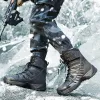 ブーツ新しい暖かいメンズミリタリーブーツ防水革の戦闘ブーツぬいぐるみ冬の雪のブーツ屋外アーミーブーツアンチスリップデザートブーツ