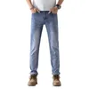Heren jeans ontwerper lichte luxe en hoogwaardige seizoensgebonden dun gewassen herenjeans, veelzijdige elastische slanke fit kleine rechte been broek Qwex 2S6G