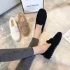 Buty swobodne 34-43 Wielka rozmiar lambwool moccasins femme kręcone owce futra płaskie kobietę ciepłe pluszowe mokasyny zimowe bawełniane kobiety futrzane buty śnieżne