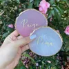 Gepersonaliseerde harsbrief Coasters Agaatgeode marmer met gouden letters en trim cadeaumnamen tags handgemaakte hars agaatplakken