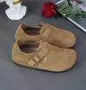 Designer obstruent des pantoufles sandales glisseurs de glissements hommes femmes liège plate en cuir doux en cuir en cuir extérieur pantoufles