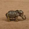 Solidny miedziany szczęśliwy słonia małe ozdoby mosiężne błogosławieństwo słonie miniaturowe figurka zabytkowa brązowa statua zwierząt dekoracja rzemiosła