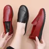 Lässige Schuhe Frauen Leichte Leder-Turnschuhe ausrutschen weibliche Flats Ballett-Laobers Moccasins Zapatos Mujer WSH4822