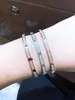 Kaart CNC Precision Edition Smalle editie Volledige Sky Star -armband met twee rijen diamanten schroevendraaiers modieuze en veelzijdige armband voor vrouwen niet -vervaging