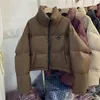 24women Parka Designer Down Jacket Jaqueta Invertida Triangle Feminina Casaco de Inverno Feminino Feminino Manga Longa de Manga Longa Moda de Manga de Batilhão de Zíper a Água