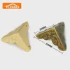 Caixas de madeira antigas suportes de bronze 25 mm de jóias Triângulo Triângulo Rattan Móveis esculpidos Tampa decorativa Canto Protetor de canto