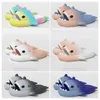 Nya designer kvalitetsskor Sandal Summer Shark Slippers Shark Slides White Thick Soled Shoes Kids Flat Sandals Gradient Flip Flops