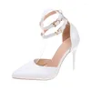 Sandalen hoge hakken vrouwen 2024 zomer eenvoudige witte mode puntige teen sexy stiletto damespompen elegante kleding schoenen tacones