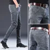 Designer de moda de jeans masculino coreano rasgado Slim para homens com macacão amaciante e roupas de luxo de alongamento de outono