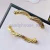 Lüks Stil Marka Mektubu Broş Tasarımcı Takı Kadınlar İçin Broşlar Cazibe Düğün Hediyesi Accessorie Yüksek Kaliteli Paslanmaz Çelik Takı Toptan