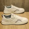 Scarpe casual 2024 uomini traspiranti sneaker di moda versatile tavola comoda tendenza bassa top vulcanizzata