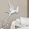 北欧樹脂は鳥の壁の装飾庭のリビングルーム飾り樹脂ぶらぶら鳥を飲み込みます壁アート彫刻の装飾