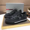 Män designer casual sneakers äkta läderkvalitet andas bekväma utomhusskoskor vårens höst lyxiga tenis masculino zapatillas hombre storlek 38-45