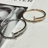 Bracelete de unhas de ouro de jóias de grife de alta qualidade Diamantes de aço inoxidável embelezados para homens homens de casamento de luxo da marca de luxo do dia dos namorados de presente estilo com caixa