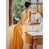 Ethnische Kleidung 2024 Frauen chinesisches Kleid Qipao Cheongsam verbesserte ärmellose gelb hängende Hals modern