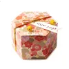Boîte à cadeaux mini-cadeaux de haute qualité Plum Blossom Boîte de bonbons de mariage hexagonal de bijourie créative Cupcake Favor Boîtes pour l'emballage