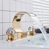 Shbshaimy Golden Waterfall Bathroom Bower Basin Robinet Deck Mouted Cold Hot Water Bouxer Single Trou Water Tap 3 trous Washing Tap