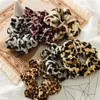 Vente chaude Leopard Velvet Scrunchies Accessoires de cheveux pour les femmes Girl Elastic Hair Ring Hair Tie Ponytail Holder Rubber Hair Band