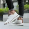 Casual schoenen 43-44 Nummer 43 Sneakers Man Sport Vulcanisatie heren Teniis Men Gym 2024Outdoor geeft Krasovki verschillende merken vrij