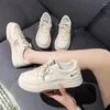 Casual Shoes 24 Vulcanized Sneakers Kvinnors andningsplattform Vit snörning Fashion Bekväm sportlägenheter Våren och hösten