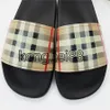 Designer Slippers Tartan Sandalen Zomer Fashion Girls Beach Slippers Women Vintage Non-Slip Sandals Classic Casual Flip-Flops