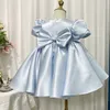 2024 Blue Princess Flower Girls Robes Robes New Luxury Satin Cap Sleeves Special Occasion pour les mariages Robes de bal robes de bal robes de luxe Frist Frist Holy Communion