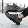 Wanderschuhe Leicht atmungsaktives gestricktes Mesh lässige Frauen fliegen gewebte Slip-on Socken Damen Trend weiche Sport-Turnschuhe