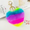 Cœur Pompoms Keychain Rainbow Balles en peluche Chaînes Pendre décoratif pour femmes Accessoires de sacs Kelechains Car Course de mode Carrise287