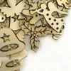 50 stks 25-35 mm Natuurlijke houten chip ornamenten Kerstmis Hangdecor met gat scrapbooking verfraaiingen diy ambachten