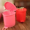 Fofo rosa rosa de morango vermelho lixo desktop desktop plástico mini cesto de lixo cesta casa quarto lixo de balde de armazenamento com tampa