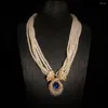 Colliers pendants Perles de verre bleu dans un collier de style ancien