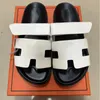 Darmowa wysyłka Chypre Sandal Women Designer Slides Sandałów Kapcia Słonecznie skórzane szkiełka luksusowe damskie sandały Sandały Sandały Sandały