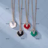 Klassiska design smycken halsband amulet halsband kvinnlig v rosguld röd jade medalj vit fritillaria rund krage kedja svart agat ins pendan med logotyp