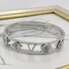 Designer Letter Bangle Armband Charm Crystal Rhinestone Armband Märke bokstav 18K Guldpläterad ståltätning Titan Rostfritt stål Älskare Julklappsmycken