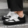 Scarpe casual maschi 2024 Vulcanizzare la moda cucire di punta rotonda di punta sneaker trasparenti comodi