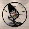 Temps d'été Surfing Mur Clock Windldisurfing Vinyl Record Mur Wall Corloge moderne Design Sport Sport 3D Gift pour surf Lover