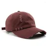 Bollmössor DT 2024 Fashion Baseball Cap Men Kvinnor Solid Cotton Material Justerbar Vintage Simple Style Sun Protection Breattable