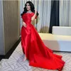 Party Dresses Classic Long Red Satin Evening With Slit Sheath Boat Neck Dubai Floor Length Sweep Train Prom Dress For Women