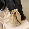 Totes Summer Shoulder Bag DrawString Straw Beach Crossbody Bags Justerbar remmode Simple Portable Elegant för helgens semester