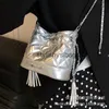 Schoudertassen spullen zakken dit jaar populaire handtas voor vrouwen in 2024 Nieuwe high-end diamant rooster schoudertas modieuze nicheketen crossbody emmer h240410