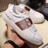 Nouveaux créateurs chaussures décontractées de vache blanche baskets cloutées baskets de luxe à bord basse et à bord patchwork en cuir blanc plat tendance extérieure Trainers taille 35-44