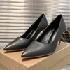 2024Designer High Sexy Shoes Women Leather Scarpe per matrimoni rosse con tacchi alti rossi Bomboniere lucenti da 8 cm tacchi tacchi da 10 cm tacchi nudi abiti da donna nuda tacchi di grandi dimensioni scarpe scarpe