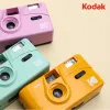 Camera Kodak M35 Filmkamera Vintage Retro 35mm Roll Flash Återanvändbar manuell vind och spola tillbaka VTG Mini Toy Camera Multicolor