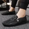 Casual Shoes Men's Fashion Zippered Leather Luxury Soft Soled Driving Designer Loafers Män halvt tofflor