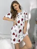 Nightgown de nuit de nuit pour femmes Spring and Summer Cartoon Love Wave Modèle peut être porté à l'extérieur des pyjamas confortables décontractés