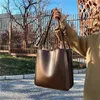 Femmes de qualité Tote Sac épaule en cuir de sac à main Luxury Luxury grande capacité Couleur solide Shopper Bolsos 240322
