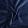 毛布ふわふわの冬の格子縞のベッドカン