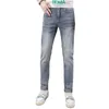 Designer de jeans masculin mode européen simple slim ajustement pour 2023 printemps / été nouveau pantalon ft décontracté brodé x63U 69k7