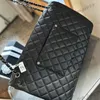 Dames Designer Black Caviar Letaher Calfskin Velvet Maxi Aéroport xxl Sacs à bandouliers de grande capacité Raboule classique Pours matelassé